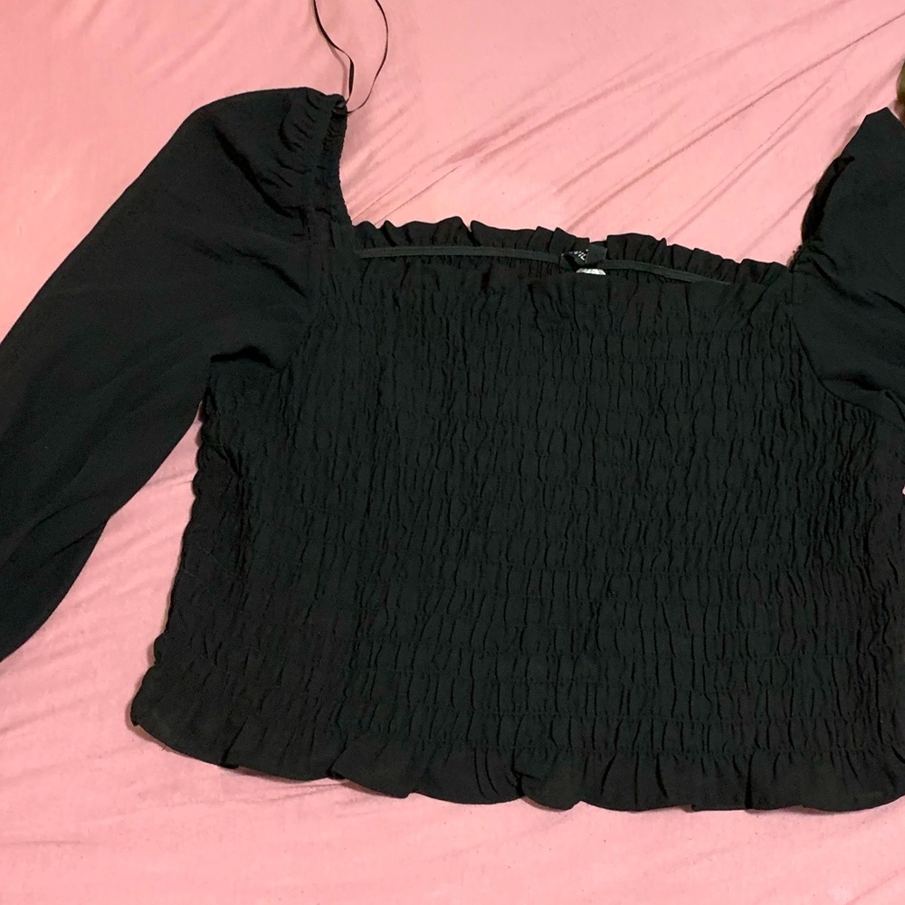 H&M crop puff sleeved top